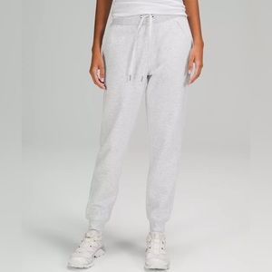 Lululemon Scuba High-Rise Jogger
Full Length 28” - Light Grey - Size 6